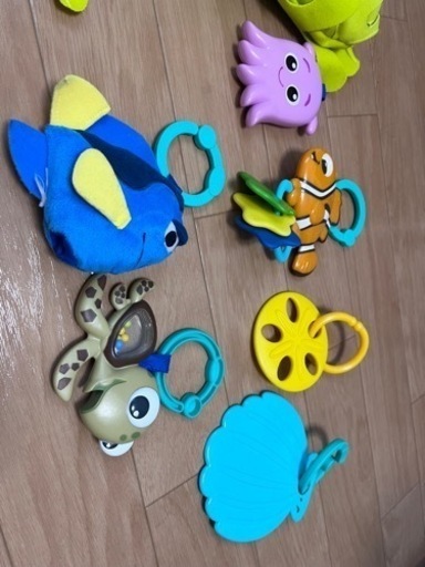 ベビージム　ディズニー　ニモ