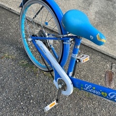 小学生女の子向けの自転車ヘルメット付きの画像