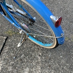 小学生女の子向けの自転車ヘルメット付きの画像