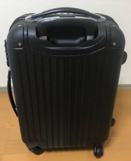 新品、シンプルな黒です。