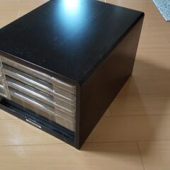書類ケースとスマホホルダー