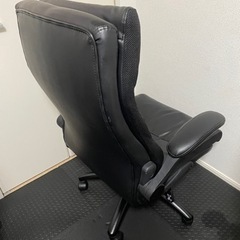 本格的なデスクチェアー譲ります。の画像