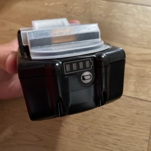 決まりました　新品マキタ純正バッテリー　充電器セット