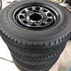 ハイエース用タイヤホイールセット中古
