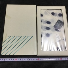 (取引済)白地に水玉のスカーフ