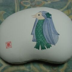 九谷の職人の手描き・豆の形の紙箱（アマビエ）お譲りします。