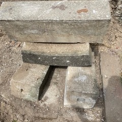 コンクリート　ブロック　貰い手探していますの画像