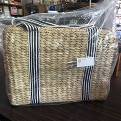 【売り切れました】【新品未使用】クーラーかごバッグ　保冷機能付き...