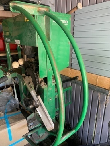 バッティングマシン