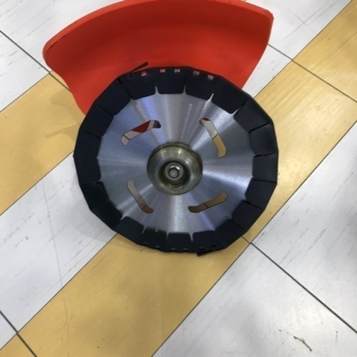 女性でも使いやすいサイズです！工進(KOSHIN) 18V 2.5Ah 充電式 草刈機 刈払機 SBC-1825 U字ハンドルタイプ バッテリー・充電器付 エンジン 20cc相当