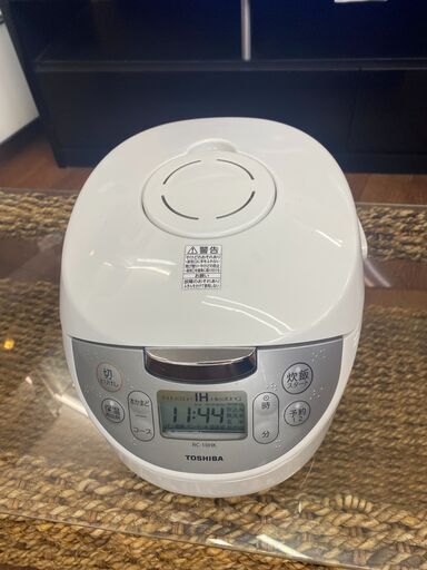 【リサイクルショップどりーむ天保山店】●3144●　炊飯器　東芝　2020年製　5.5合　ホワイト色　RC-10HK