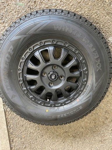 ホイル付きタイヤ４本　新品未使用品