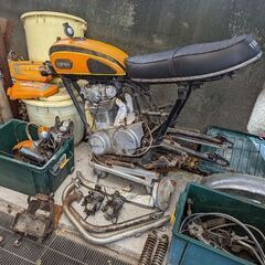 再度出品!ヤマハXS650Ｅ一台分部品の画像