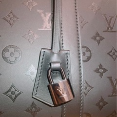【ほぼ新品】LOUIS VUITTON ハンドバッグの画像