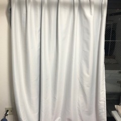 カーテン　1000円　100×190cm、2枚セット