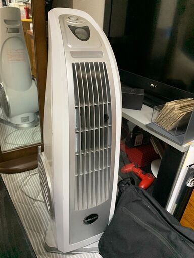 扇風機（サーキュレーターかも？）