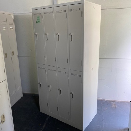 ☆ 中古品　8人用　スチールロッカー　4列2段　鍵付き　F-②