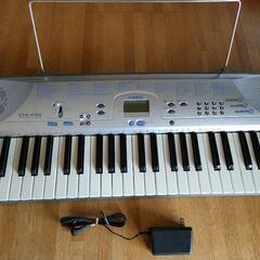（お話し中です）カシオ　CASIO　電子キーボード　ピアノ？