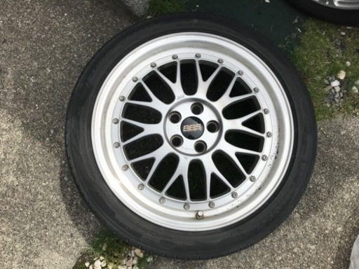 タイヤ　4本セット　傷あり　使用目的の人　おすすめ　車　レガシー　BBS