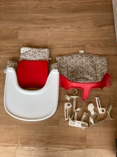 ストッケ　トリップトラップセット　テーブル　ハーネス クッション