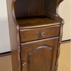 アンティークなスキマ家具(ブラウン)の画像