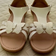 H&M♡ガールズサンダル　22.0cmの画像