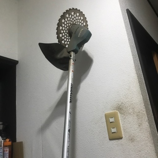草刈機　マキタ　充電式