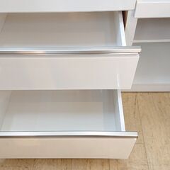 【3枚扉】 食器棚 ホワイト キッチンボード 幅90cm レンジボード 白 扉 3ドア キッチンボード レンジボード 食器棚 キッチン収納 家電ボード