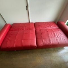 オシャレレザーソファベッド。３〜４人掛け。の画像