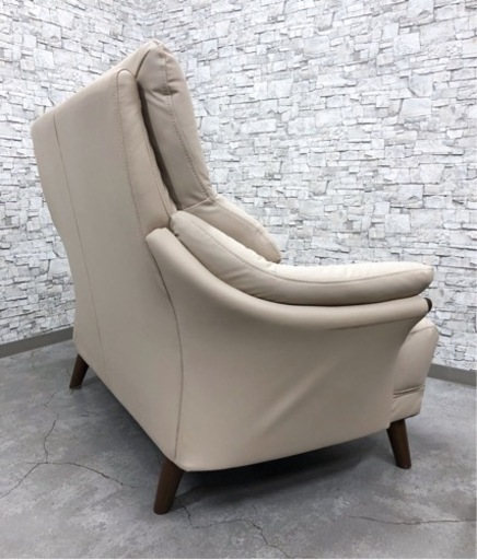 INT-135【美品】ニトリ 合皮 2人用 ソファ コウテイ3 ベージュ 