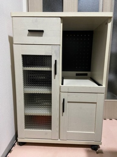 食器棚　〜７月中旬頃、引き渡し希望〜