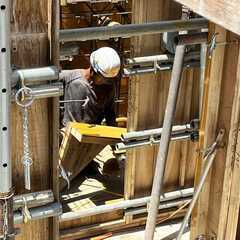 型枠大工　<未来を掴む型枠大工職人へ>の画像