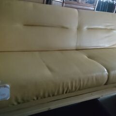 倶知安町 シングルベッドに変身できる2人掛けソファ