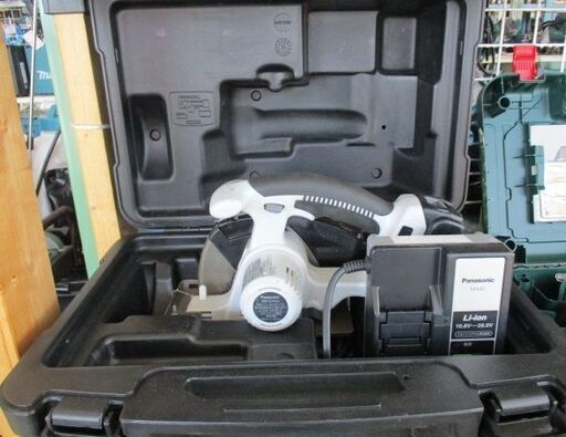 121 充電式パワーカッター Panasonic パナソニック EZ4542 中古品