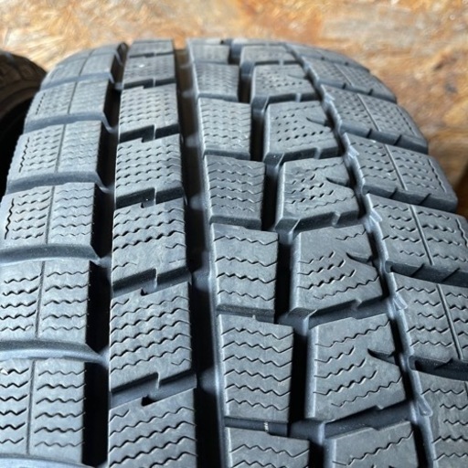 極上タイヤ　DUNLOP WM01 205/60R16 スタッドレス  タイヤ　2016年製　16インチ