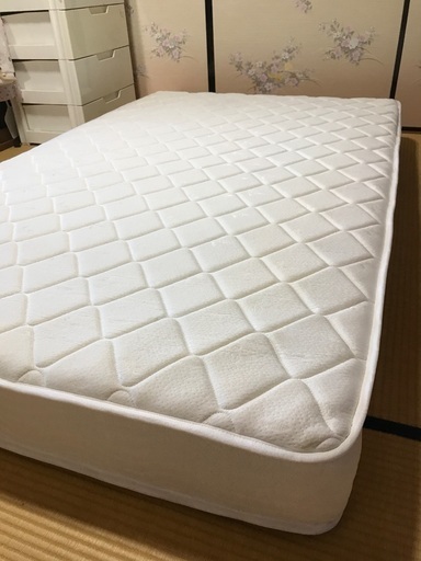 定価４万円　セミダブルマットレス　新品同様　見てからの判断でもok!