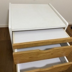 ベッドサイドボードの画像