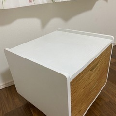 ベッドサイドボードの画像