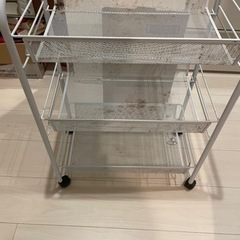 食器棚無料でお譲りします。