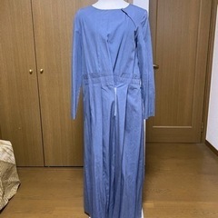 グレーのワンピース