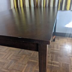 ダイニングテーブルの画像