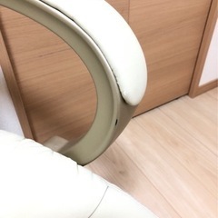オフィスチェア アイボリーの画像
