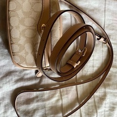 COACH ショルダー、ウエストバックの画像