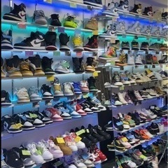 福岡県筑後市に22年5月に小さなアパートにOPENしたスニーカーショップ COMING-SOON...です。 NIKEを中心としたラインナップで、お買取もさせていただいてまして、超・高価買取りを実施してます。 Instagramアカウント coming_soon0503TEL 080-3373-3289 - 筑後市
