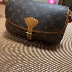 ルイヴィトン  VUITTON ショルダーバック