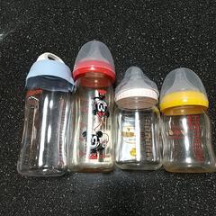哺乳瓶4本、粉ミルク、レンジで消毒器などセット