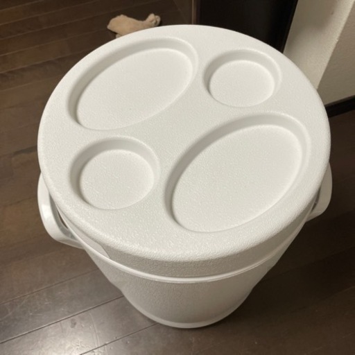 クーラーボックス