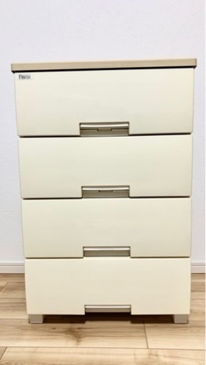 【値下げ品】衣装ケース　タンス　4段　オフホワイト