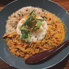 美味しいスパイスカレーが楽しめる邦楽ロックバー