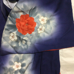 着物　花柄　青色の画像